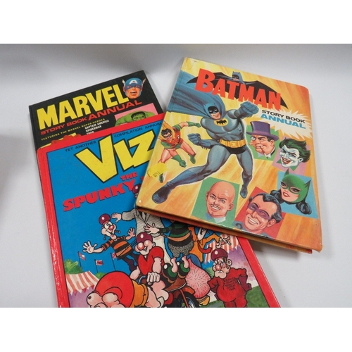 421 - A BOX OF ASSORTED ANNUALS TO INCLUDE MARVEL