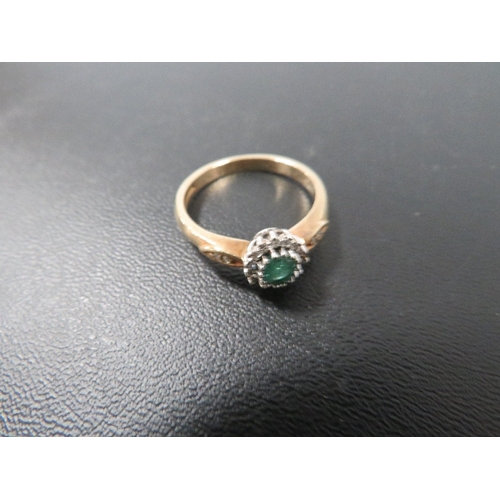 369 - A LADIES 9 CARAT GOLD DRESS RING