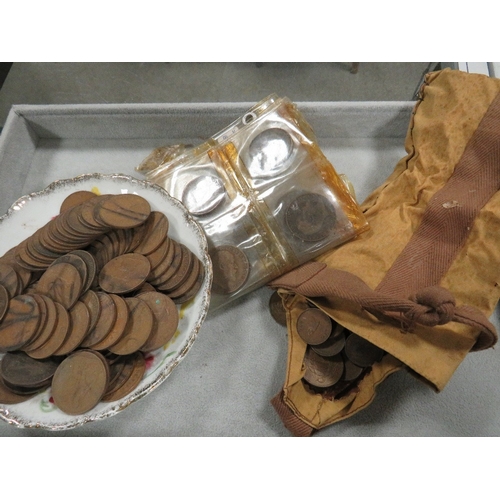 391 - A TRAY OF ASSORTED COLLECTABLES TO INCLUDING VICTORIAN PHOTO ALBUM, COINAGE ETC