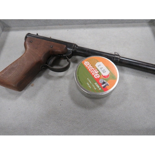 393 - A VINTAGE DIANA MODEL 11 AIR PISTOL WITH PELLETS