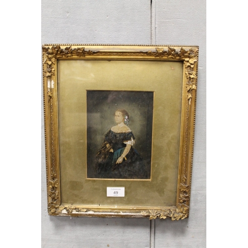 49 - A GILT FRAMED WATERCOLOUR DEPICTING A CLASSICAL LADY