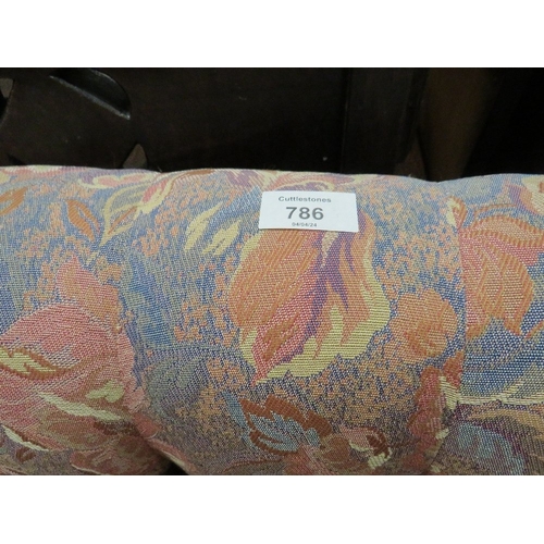 786 - A SMALL TWO SEATER UPHOLSTERED SETTEE