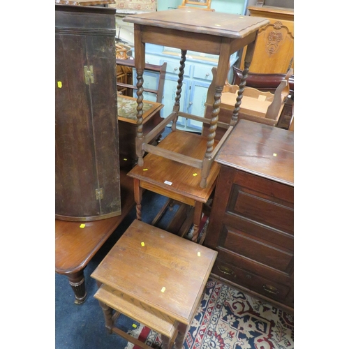 814 - TWO VINTAGE OAK OCCASIONAL TABLES AND TWO OAK BARLEYTWIST TABLES (4)