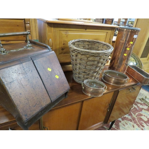 837 - A VINTAGE PURDONIUM, BASKET, PLANTERS AND SHELL CASE