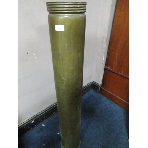 735 - A LARGE BRASS SHELL CASE L 118 CM