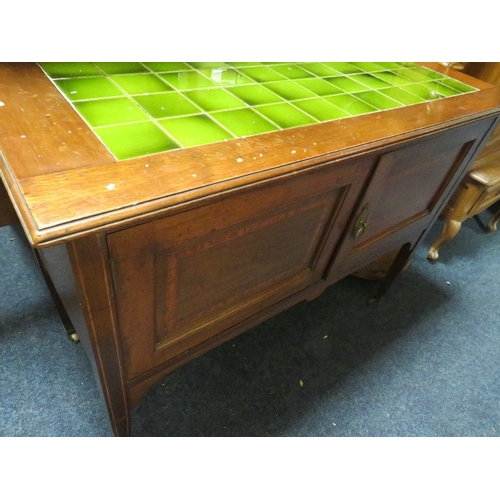 737 - AN EDWARDIAN MAHOGANY AND INLAID WASHSTAND WITH TILED BACK