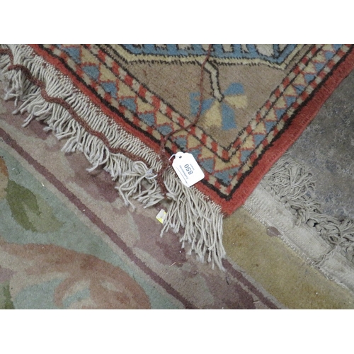 850 - A VINTAGE WOOLLEN RUG - APPROX 260 x 164 cm