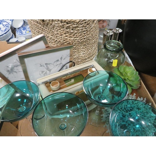 106 - A TRAY OF ASSORTED EX-SHOW HOME DISPLAY ITEMS TO INCLUDE LARGE VASES