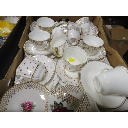 111 - TWO TRAYS OF ASSORTED TEA WARE TO INCLUDE A ROYAL CROWN DERBY PLATE