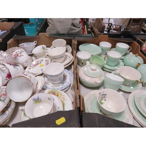 115 - TWO TRAYS OF ASSORTED WEDGWOOD AND OTHER CERAMICS