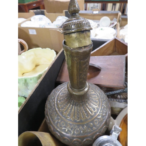 121 - A TRAY OF ASSORTED SUNDRIES TO INCLUDE TREEN CANDLESTICKS