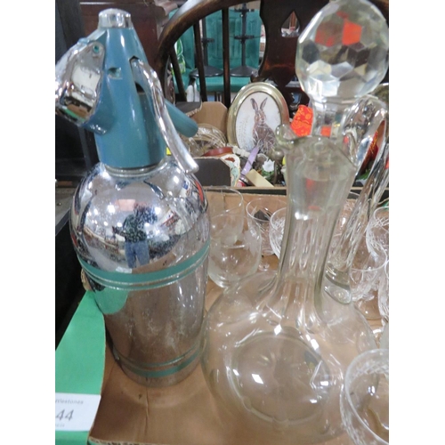 144 - A SMALL TRAY OF COLLECTABLE'S TOGETHER WITH A SMALL TRAY OF GLASS TO INCLUDE A SODA SYPHON (2)