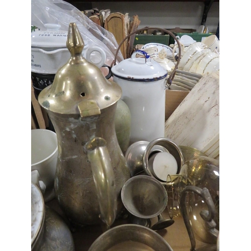 146 - A TRAY OF SUNDRIES TO INCLUDE SAMUEL CLARKE PYRAMID FOOD WARMER, LIDDED ENAMEL POT ETC