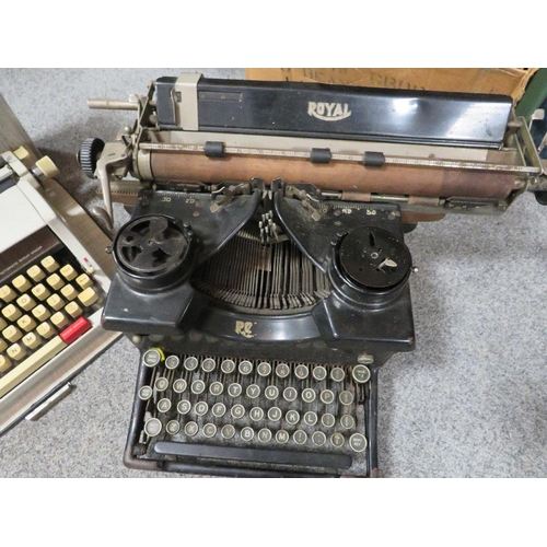 156 - THREE VINTAGE TYPEWRITER'S TO INCLUDE A ROYAL EXAMPLE