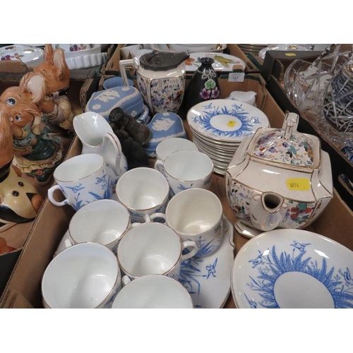 167 - TWO TRAYS OF ASSORTED CERAMICS TO INCLUDE BLUE WEDGWOOD JASPERWARE