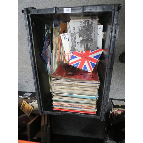 187 - A TRAY OF LP RECORDS AND 7 