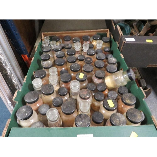 191 - A TRAY OF PHARMACY BOTTLES AND CONTENTS