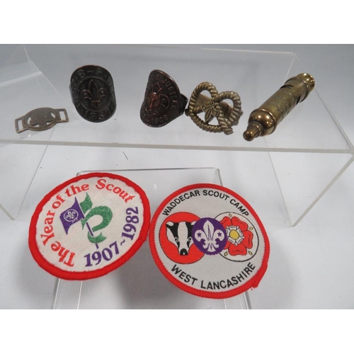 A SMALL COLLECTION OF SCOUT MEMORABILIA TO INCLUDE AN ANTIQUE BOYS SCOUT WHISTLE, TWO RINGS