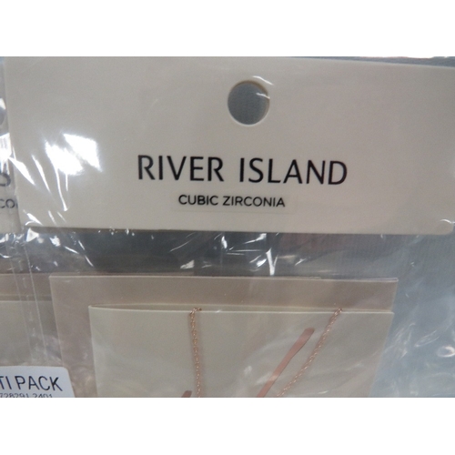 172 - A QUANTITY OF NEW / OLD STOCK PACKAGED RIVER ISLAND NECKLACES