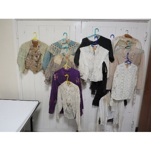 456 - A COLLECTION OF EARLY 20TH CENTURY VINTAGE LADIES CLOTHING, COMPRISING MAINLY TOPS (APPROX 16)