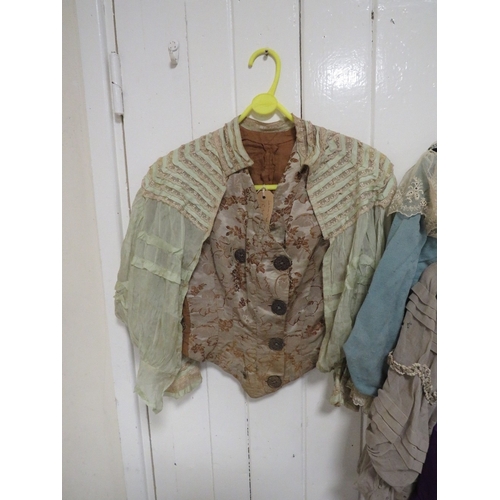 456 - A COLLECTION OF EARLY 20TH CENTURY VINTAGE LADIES CLOTHING, COMPRISING MAINLY TOPS (APPROX 16)