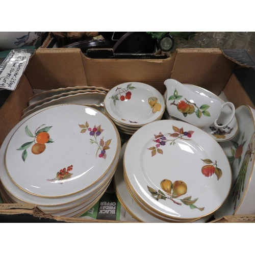 102 - TWO TRAYS OF ROYAL WORCESTER CERAMICS TO INCLUDE EVESHAM