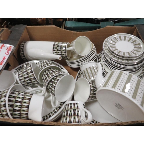 103 - TWO TRAYS OF CERAMICS TO INCLUDE WEDGWOOD QUEENS WARE , WEDGWOOD SUSIE COOPER DESIGN ETC