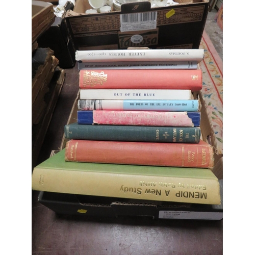 105 - A SMALL COLLECTION OF VINTAGE BOOKS COMPRISING THE HISTORY OF THE FIRST WORLD WAR AND A SELECTION OF... 