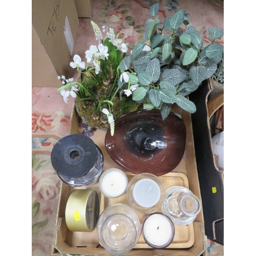 119 - TWO TRAYS OF EX SHOW HOME DECORATIVE ITEMS TO INCLUDE VASES AND BOWLS