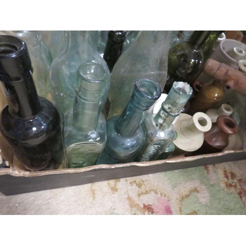 161 - A TRAY OF ANTIQUE AND LATER COLLECTABLE GLASS BOTTLES, STONEWARE BOTTLES ETC