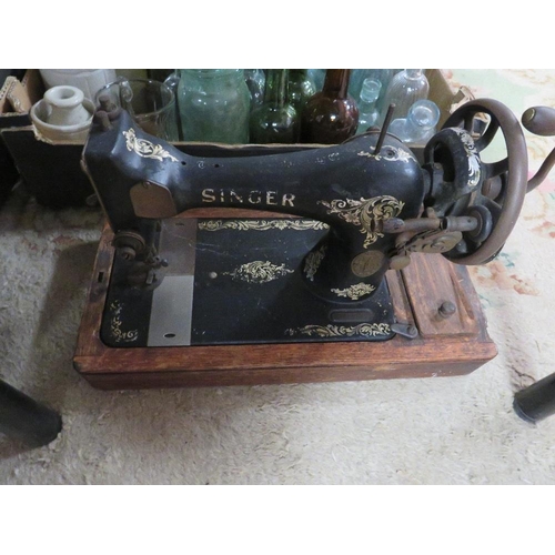 162 - A CASED VINTAGE SINGER SEWING MACHINE NUMBER F3902097 A/F