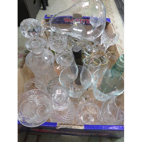 166 - A TRAY OF ASSORTED GLASSWARE TO INCLUDE DECANTERS