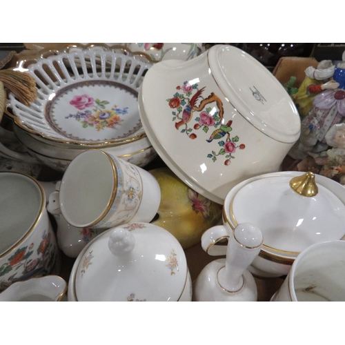 174 - FOUR TRAYS OF CERAMICS TO INCLUDE A SHELLY DRAINER, AYNSLEY ORCHARD GOLD PLATE ETC