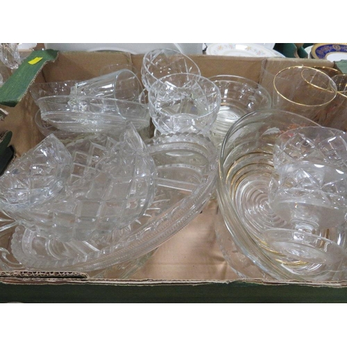 175 - FOUR TRAYS OF ASSORTED GLASSWARE TO INCLUDE WINE GLASSES, COLOURED GLASS EXAMPLES ETC