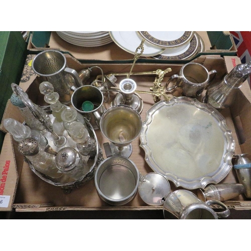 176 - A TRAY OF ASSORTED METAL WARE TO INCLUDE A SILVER PLATED GLASS BOTTLE CRUET WITH ASSORTED CONTENTS I... 