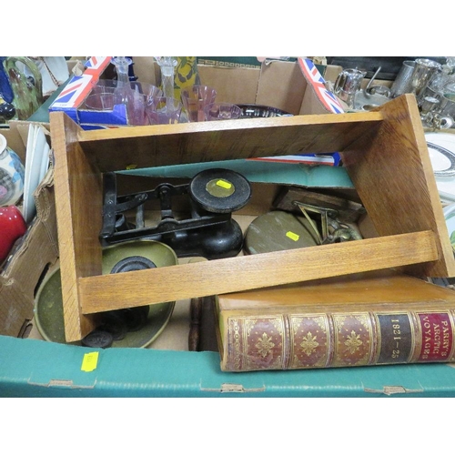 189 - A SMALL TRAY OF ASSORTED METAL WARE TO INCLUDE A WALL MOUNTED ELEPHANT GONG TOGETHER WITH ONE VOLUME... 