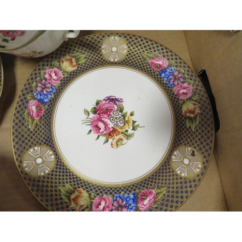 192 - A TRAY OF ASSORTED FLORAL SPODE PLATES, VASES, PLATES ETC