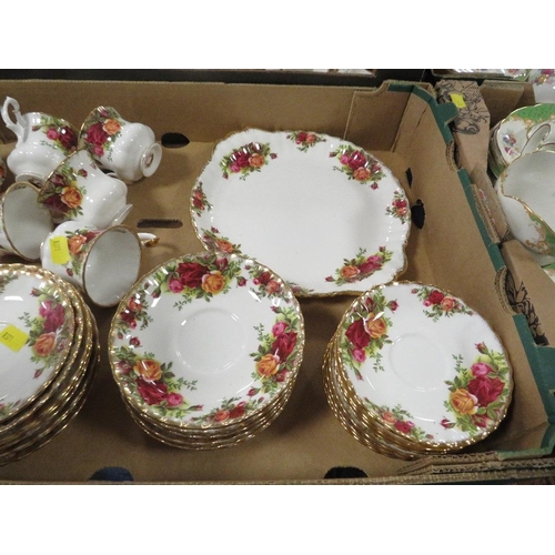 193 - THREE TRAYS OF OLD COUNTRY ROSES TEA/DINNER WARE