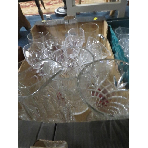 198 - TWO TRAY OF ASSORTED GLASSWARE TO INCLUDE JUGS, WINE GLASSES ETC