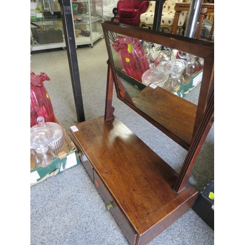 204 - A VINTAGE DRESSING TABLE MIRROR WITH TWIN DRAWERS TOGETHER WITH A TRAY OF GLASSWARE ETC