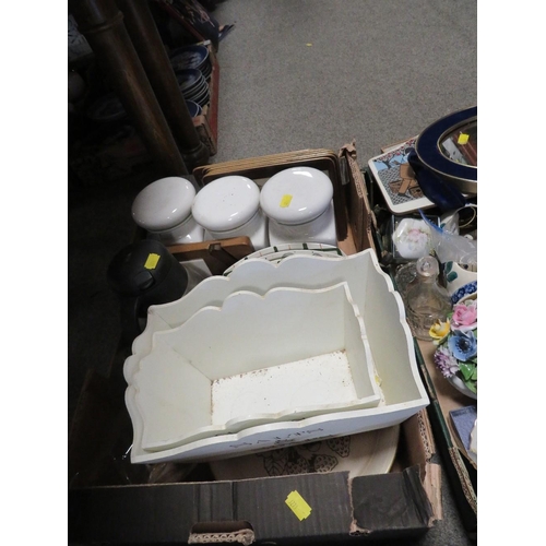 207 - FOUR TRAYS OF ASSORTED CERAMICS AND SUNDRIES