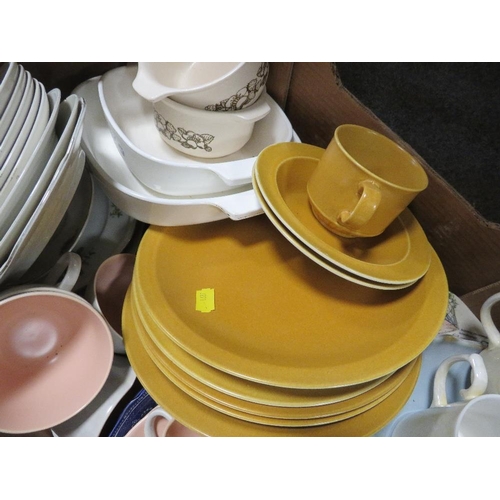 208 - A TRAY OF MOSTLY ROYAL COPENHAGEN CHRISTMAS PLATES TOGETHER WITH A TRAY OF CUPS, PLATES ETC (2)