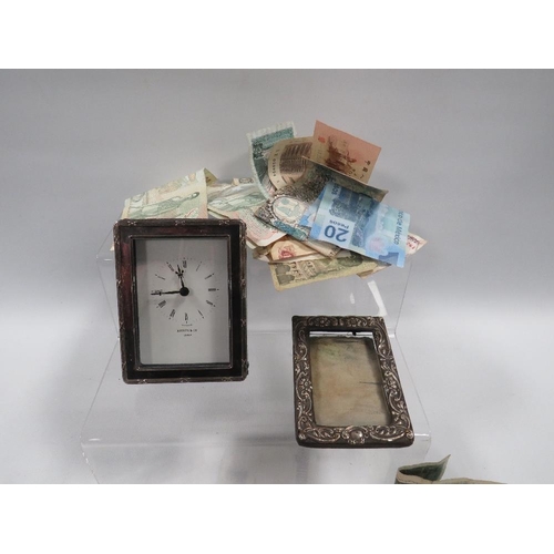 381 - A SMALL HALLMARKED SILVER PHOTO FRAME TOGETHER WITH WHITE METAL FRAMED DESK CLOCK AND A COLLECTION O... 