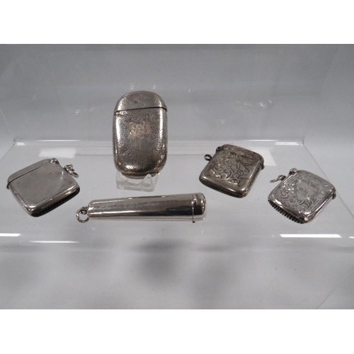 384 - A COLLECTION OF HALLMARKED SILVER VESTA CASES TOGETHER WITH A CHEROOT HOLDER