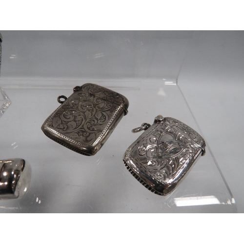 384 - A COLLECTION OF HALLMARKED SILVER VESTA CASES TOGETHER WITH A CHEROOT HOLDER