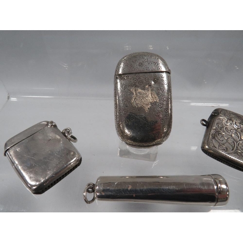 384 - A COLLECTION OF HALLMARKED SILVER VESTA CASES TOGETHER WITH A CHEROOT HOLDER