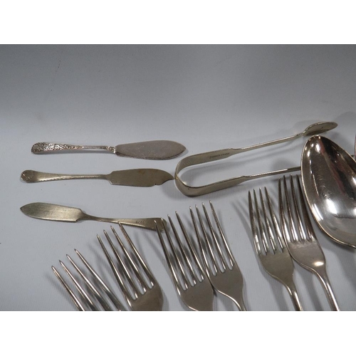 387 - A COLLECTION OF SILVERPLATED WARE TO INCLUDE KINGS PATTERN EXAMPLE