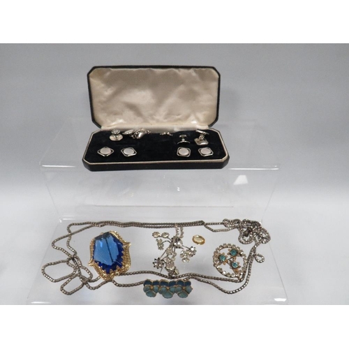 401 - VINTAGE COSTUME JEWELLERY TO INCLUDE MUFF CHAIN, CUFFLINK SET ETC