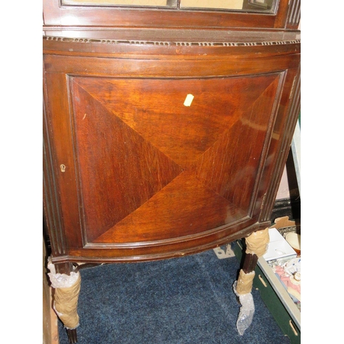 745 - A SMALL EARLY 20TH CENTURY DISPLAY CABINET