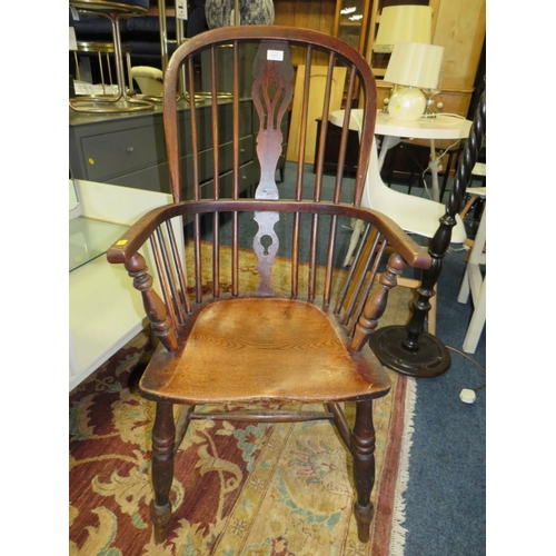 751 - AN ANTIQUE WINDSOR HOOPBACK CHAIR TOGETHER WITH A STANDARD LAMP (2)